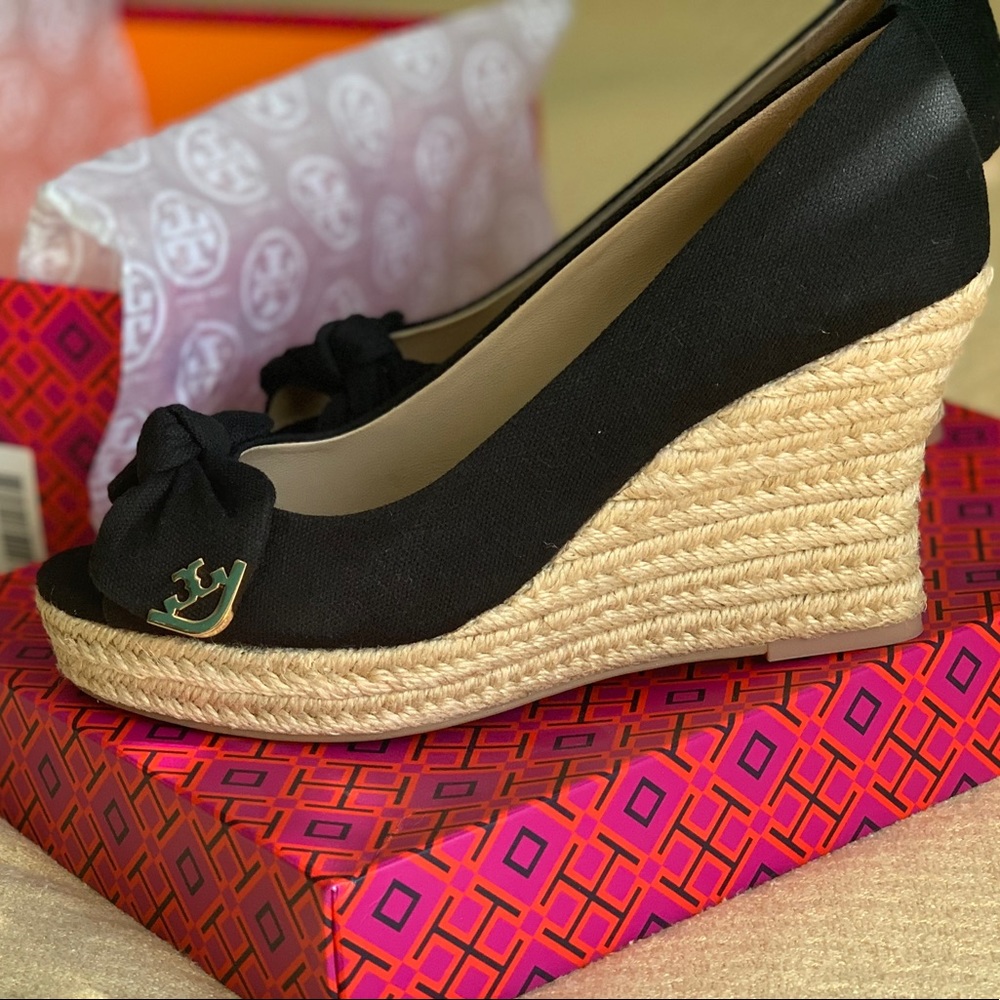 NEW IN BOX. Tory Burch Dory Espadrille Wedges